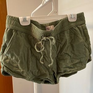 SO shorts size medium. Army green. Stretchy waist so super comfy!